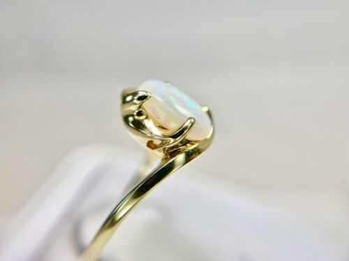 Vintage 14k Yellow Gold Natural Oval Shape Ethiopian Opal Solitaire Bypass Ring