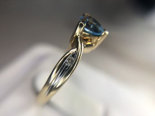 Vintage 10k Yellow Gold Trillion Shape Blue Topaz Round Diamond Ring