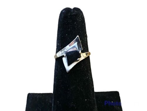 Vintage 10k White Gold Designer Diamond Cut Black Hematite Solitaire Ring