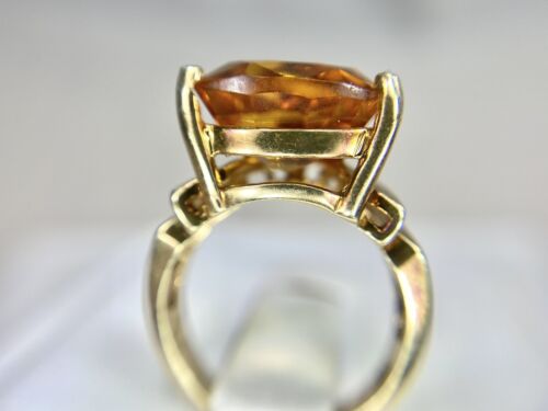 Vintage 10k Yellow Gold Trillion Shape Orange Citrine Solitaire Cocktail Ring