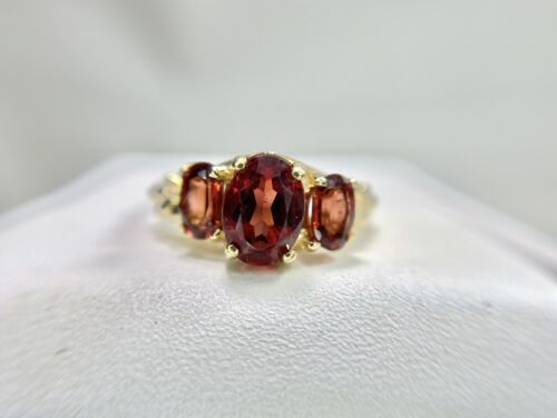 Vintage 14k Yellow Gold Natural Oval Rhodolite Garnet Three Stone Ring