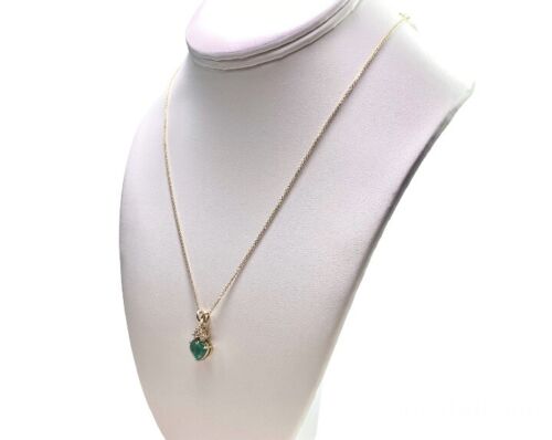 Vintage 14k Yellow Gold Natural Heart Shape Green Emerald Round Necklace