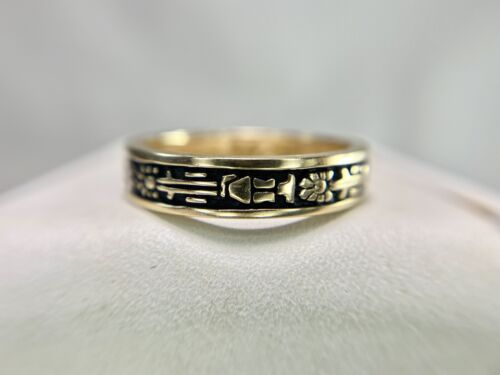 Vintage 14k Yellow Gold Signed Designer Black Celtic Design Wedding Band Ring