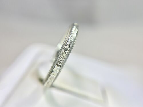 Vintage Art Deco Signed 18k White Gold Engraved Round Wedding Band Ring