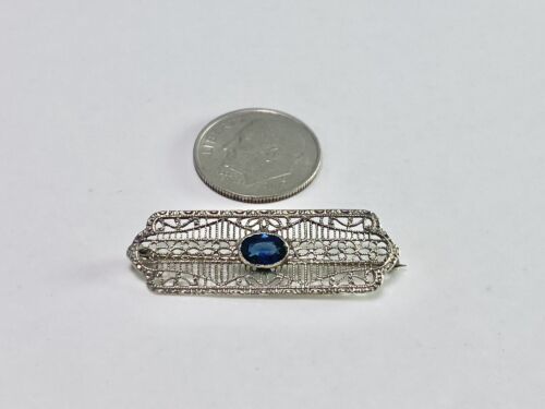 Vintage Art Deco 14k White Gold Oval Shape Natural Sapphire Thin Filigree Pin