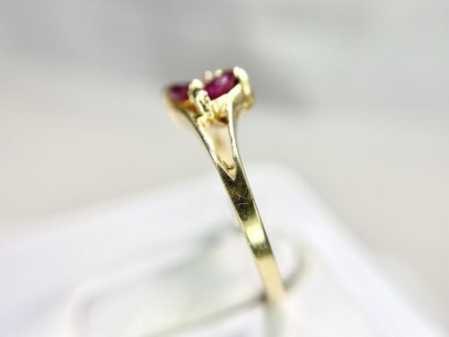 Vintage 14k Yellow Gold Designer Rhodolite Garnet Round Diamond Ring