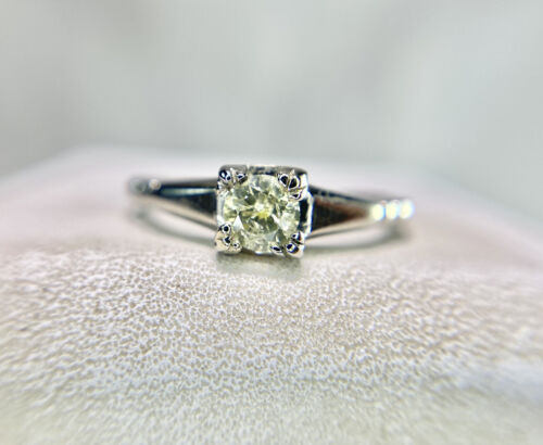 Vintage 18k White Gold Natural Round Brilliant Diamond Solitaire Engagement Ring