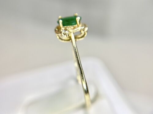 Vintage 10k Yellow Gold Natural Oval Shape Green Emerald Round Diamond Ring