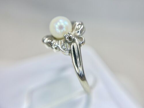 Vintage 14k White Gold Cultured Round White Pearl Diamond Small Cocktail Ring