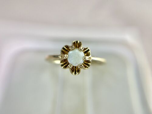 Vintage 10k Yellow Gold Signed Natural Round White Opal Buttercup Solitaire Ring