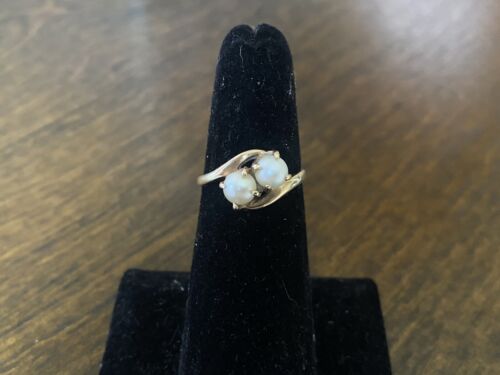 Vintage Signed Designer 10k Yellow Gold Round White Cultured Double Pearl Ring