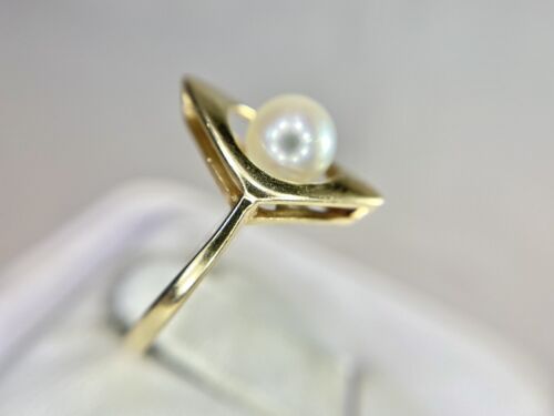 Vintage Designer 14k Yellow Gold Round White Cultured Pearl Solitaire Ring