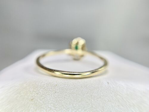 Vintage 10k Yellow Gold Natural Oval Shape Green Emerald Round Diamond Ring