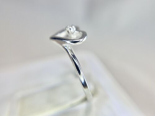 10k White Gold Designer Natural Round Brilliant Diamond Heart Shape Ring