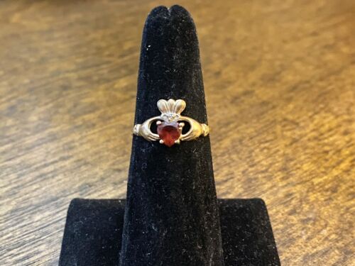 Vintage 10k Yellow Gold Heart Shape Rhodolite Garnet Claddagh Ring