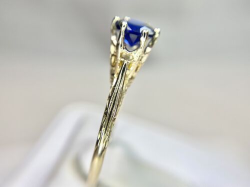 Vintage 14k Yellow Gold Round Royal Blue Sapphire Solitaire Engagement Ring