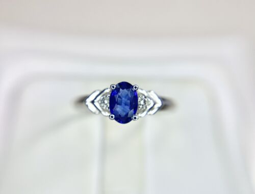 Vintage 14k White Gold Natural Oval Shape Blue Sapphire Round Diamond Ring