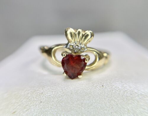 Vintage 10k Yellow Gold Heart Shape Rhodolite Garnet Claddagh Ring