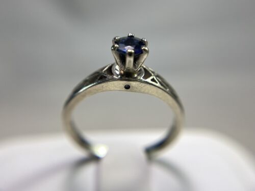 Vintage 14k White Gold Natural Round Blue Sapphire Filigree Solitaire Ring