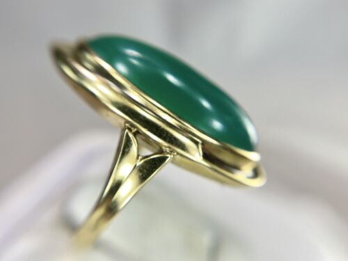 Vintage 10k Yellow Gold Natural Green Chalcedony Marquise Shape Cocktail Ring