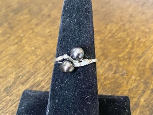 Vintage 14k White Gold Black Tahitian Pearl Round Pearl Diamond Bypass Ring