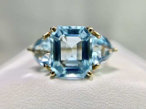 Vintage 14k Yellow Gold Natural Blue Topaz Three Stone Cocktail Ring