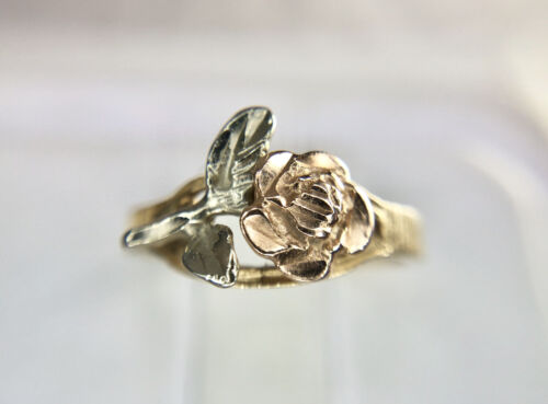 Vintage 14k Yellow Rose Gold Hand Crafted Small Flower Ring