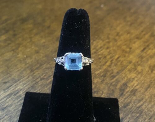 Vintage 10k White Gold Square Cut Blue Topaz Flower Filigree Solitaire Ring