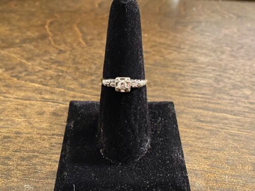 Vintage 14k White Gold Natural Round Brilliant Diamond Small Engagement Ring