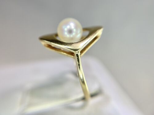 Vintage Designer 14k Yellow Gold Round White Cultured Pearl Solitaire Ring