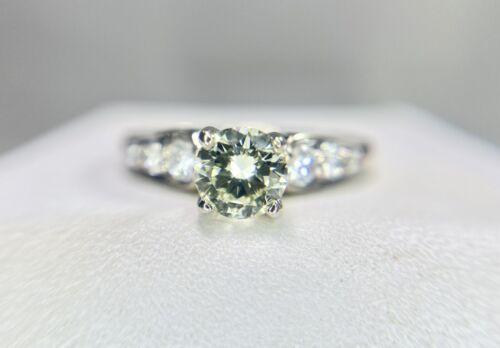 18k White Gold Natural Round Diamond GIA Certified Engagement Ring