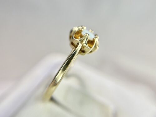 Vintage 10k Yellow Gold Signed Natural Round White Opal Buttercup Solitaire Ring