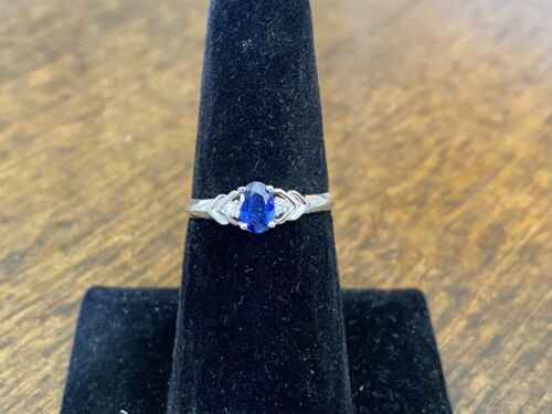 Vintage 14k White Gold Natural Oval Shape Blue Sapphire Round Diamond Ring