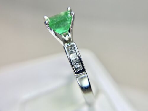 Vintage 14k White Gold Natural Green Emerald Princess Cut Diamond Ring