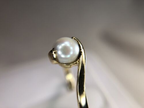 Vintage 10k Yellow Gold Round Cultured White Pearl Small By-Pass Ring