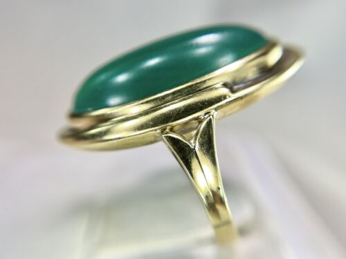 Vintage 10k Yellow Gold Natural Green Chalcedony Marquise Shape Cocktail Ring