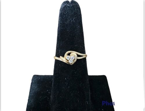 Vintage 10k Yellow Gold Natural Round Diamond Heart Shape Small Bypass Ring