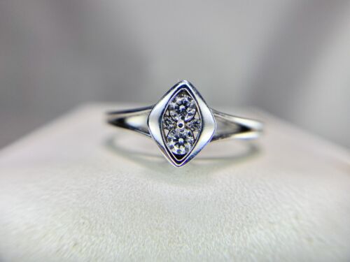 10k White Gold Natural Round Brilliant Diamond Cluster Set Engagement Ring