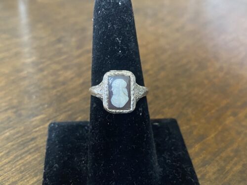 Art Deco 18k White Gold Cameo Lady Silhouette Filigree Small Cocktail Ring