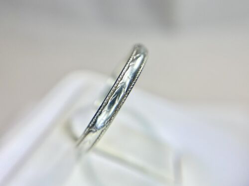 Vintage Art Deco 18k White Gold Hand Engraved Wedding Band Ring