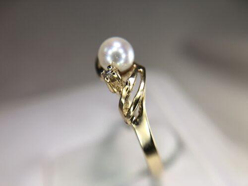 Vintage 14k Yellow Gold White Round Cultured Pearl Diamond Solitaire Small Ring 