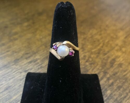 Vintage 10k Rose Gold White Cultured Round Pearl Pink Gemstone Bypass Ring