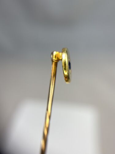 Vintage Art Deco 18k Yellow Gold Natural Small Round Blue Sapphire Stick Pin