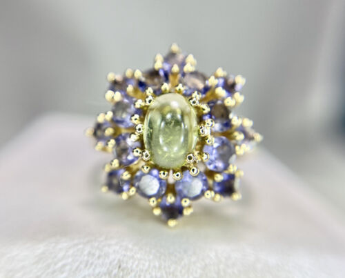 Vintage 14k Yellow Gold Oval Green Cabochon Peridot Tanzanite Cocktail Ring