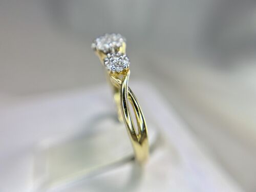 10k Yellow Gold Designed Round Brilliant Diamond Flower Set Cluster Diamond Ring