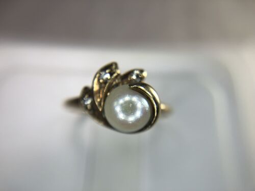 Vintage 14k Yellow Gold White Round Cultured Pearl Single Cut Diamond Ring 