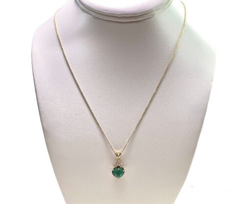 Vintage 14k Yellow Gold Natural Heart Shape Green Emerald Round Necklace