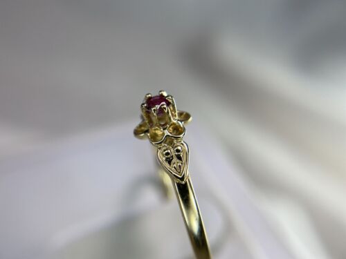 Vintage 14k Yellow Gold Natural Round Red Rhodolite Garnet Small Solitaire Ring