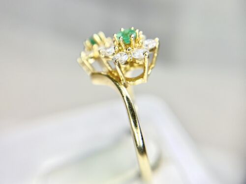 Vintage 14k Yellow Gold Natural Round Diamond Green Emerald Double Flower Ring