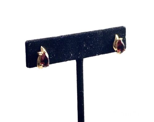 Vintage 10k Yellow Gold Pear Shape Dark Red Rhodolite Garnet Stud Earrings